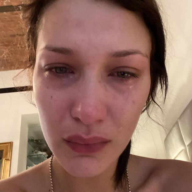 With tears in her eyes Bella Hadid spoke about mental health: "I feel guilty that I have depression"