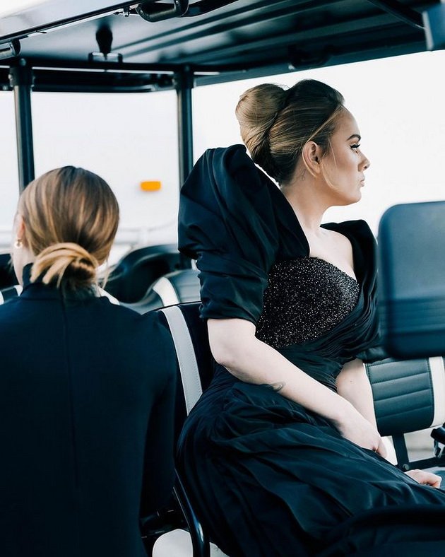 Adele posted emotional conversations with her son (9) about the divorce: "Why don't you love my father anymore?"