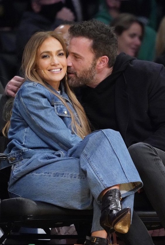 Then and now: Jennifer Lopez and Ben Affleck a couple in love at a basketball game