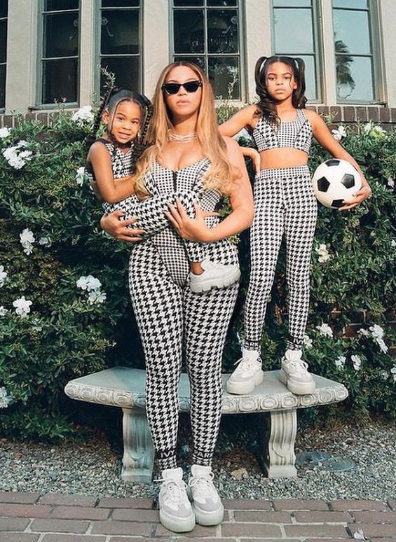 Beyoncé poses with her daughters in the campaign for her latest collection