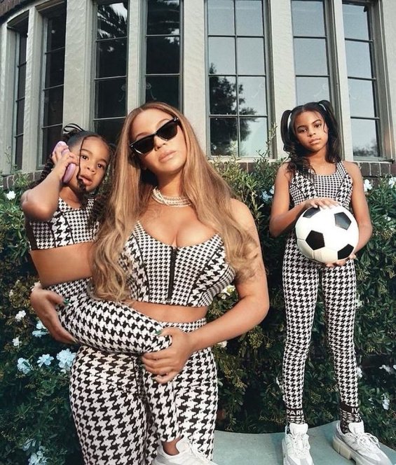 Beyoncé poses with her daughters in the campaign for her latest collection