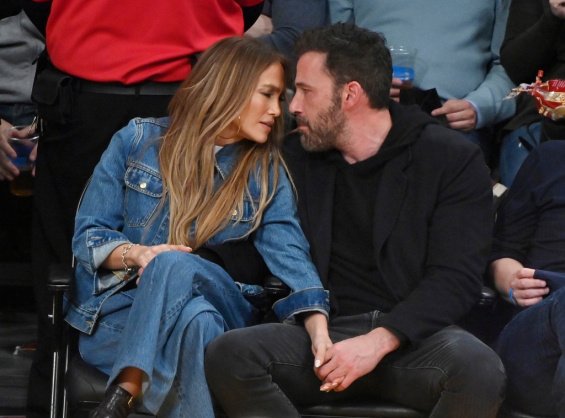 Then and now: Jennifer Lopez and Ben Affleck a couple in love at a basketball game