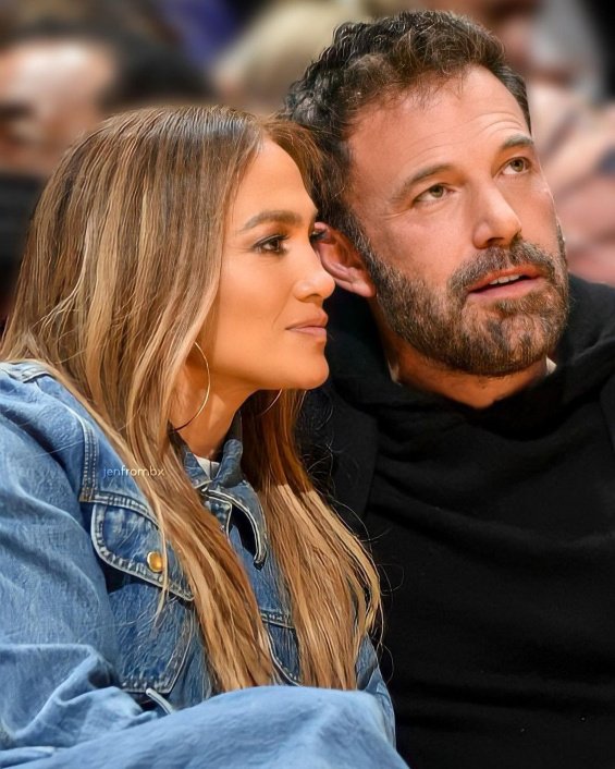 Then and now: Jennifer Lopez and Ben Affleck a couple in love at a basketball game