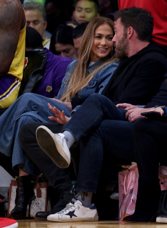 Then and now: Jennifer Lopez and Ben Affleck a couple in love at a basketball game