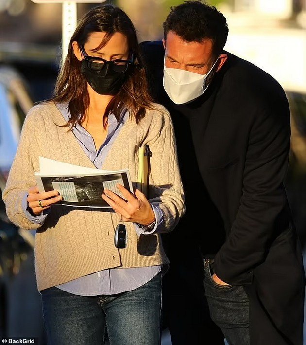 PHOTO: Ben Affleck angrily arguing with ex-wife Jennifer Garner