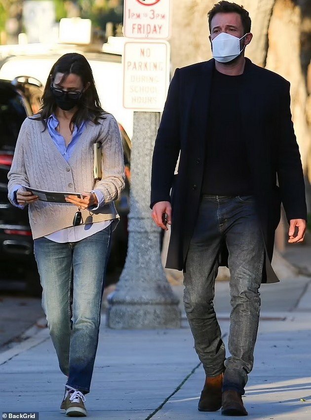 PHOTO: Ben Affleck angrily arguing with ex-wife Jennifer Garner