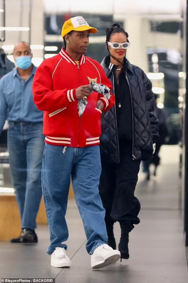 Rihanna photographed shopping with ASAP Rocky - See how she responded to the rumors that she is pregnant