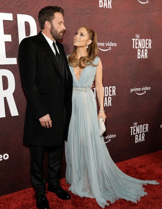 Jennifer Lopez in a blue creation by Eli Saab with Ben Affleck at the Hollywood premiere