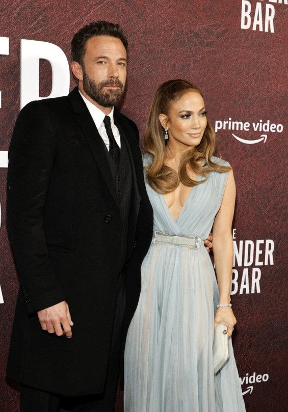 Jennifer Lopez in a blue creation by Eli Saab with Ben Affleck at the Hollywood premiere