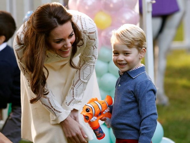 12 photo proofs that Duchess Catherine is perfect in the role of mother