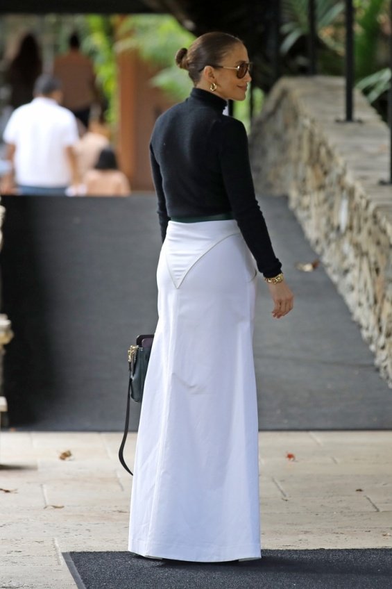 Jennifer Lopez in black and white styling with ultra-high heels at lunch with daughter Emme