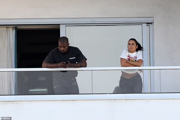 Kanye West photographed with 2 new girls - Did he forget Kim Kardashian?