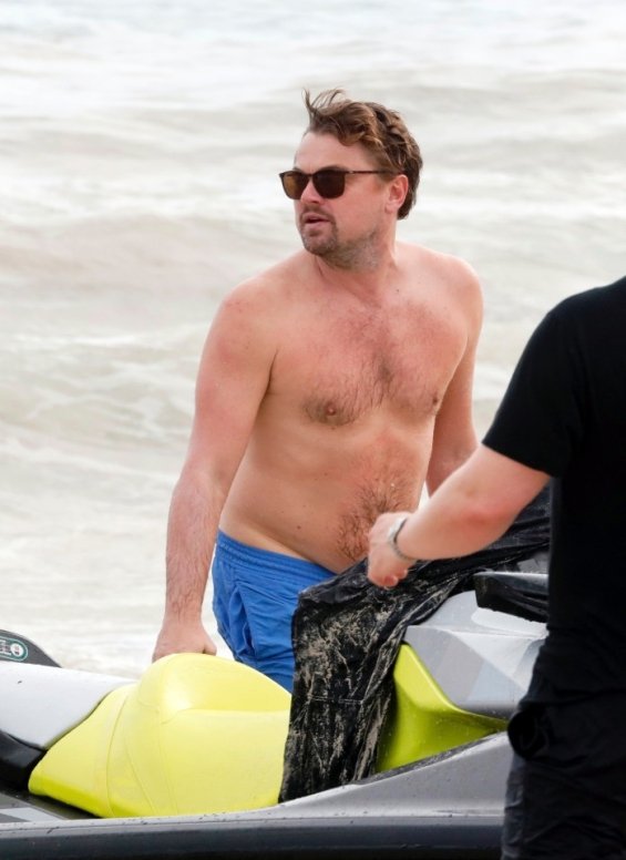 PHOTO: Leonardo DiCaprio enjoys an exotic island with his girlfriend