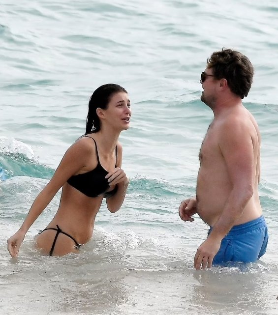 PHOTO: Leonardo DiCaprio enjoys an exotic island with his girlfriend