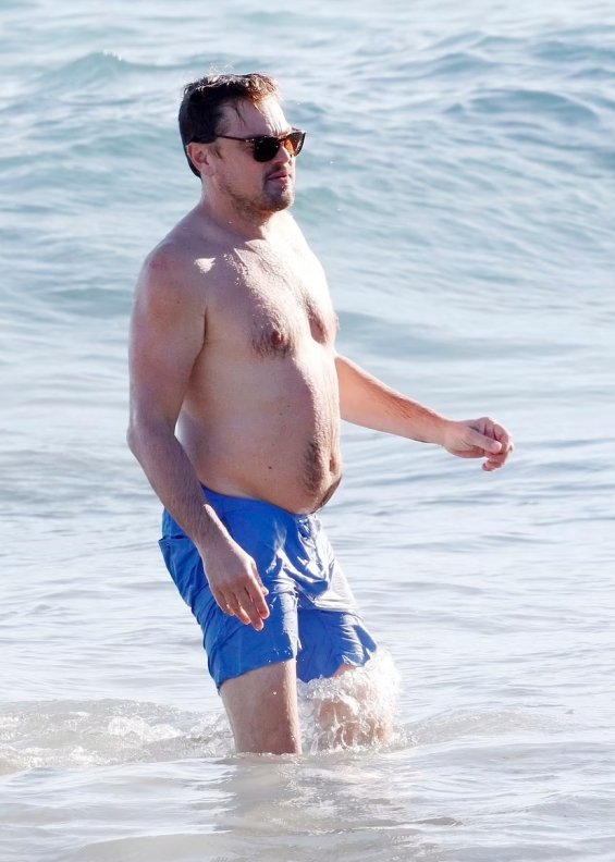 PHOTO: Leonardo DiCaprio enjoys an exotic island with his girlfriend