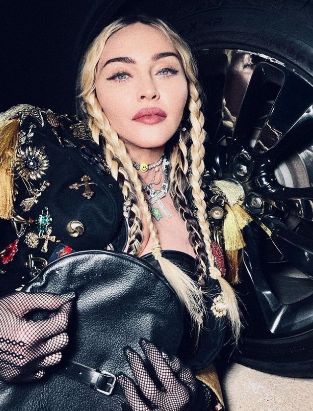 New explicit photos: Madonna caused controversy