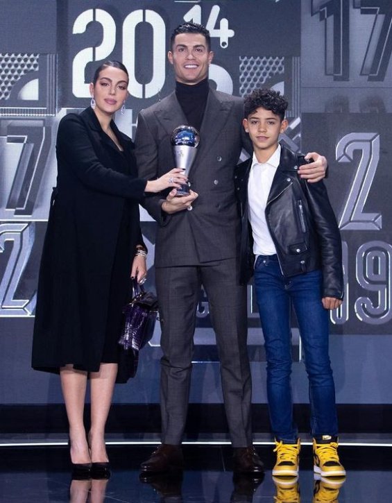 Cristiano Ronaldo alongside Georgina and their eldest son received a FIFA award