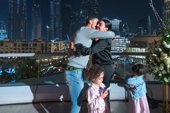 Georgina Rodríguez celebrates birthday with Ronaldo and children in Dubai - See what a surprise she got