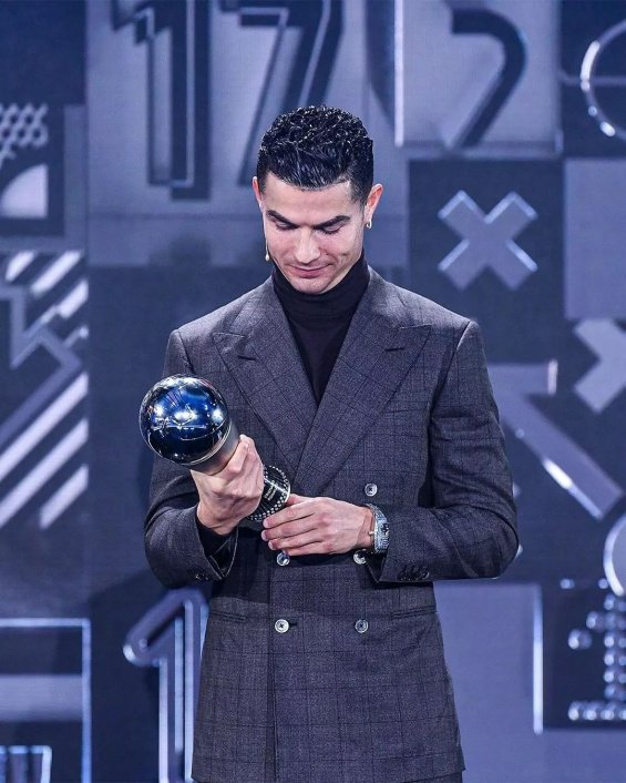 Cristiano Ronaldo alongside Georgina and their eldest son received a FIFA award