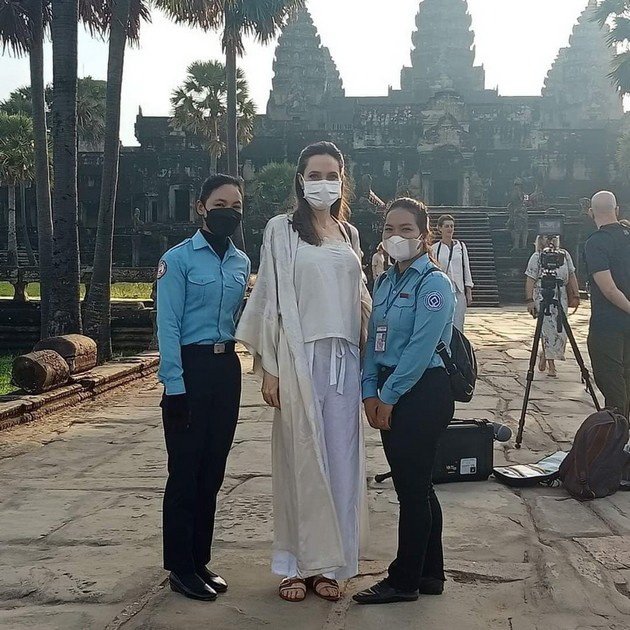 Angelina Jolie on a charity mission in Cambodia with her daughter Shiloh