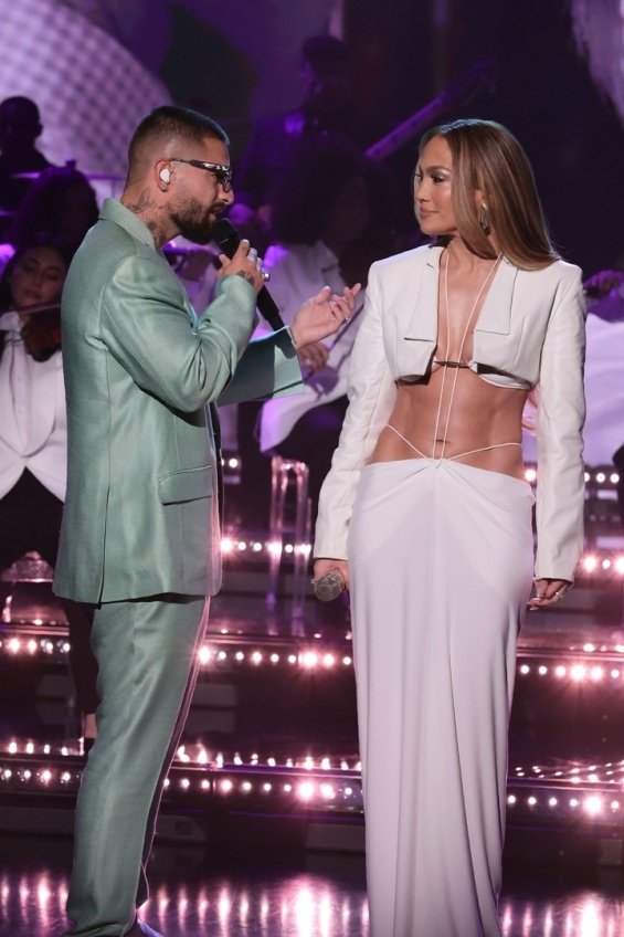 Jennifer Lopez looks perfect in a white outfit for a performance with Maluma