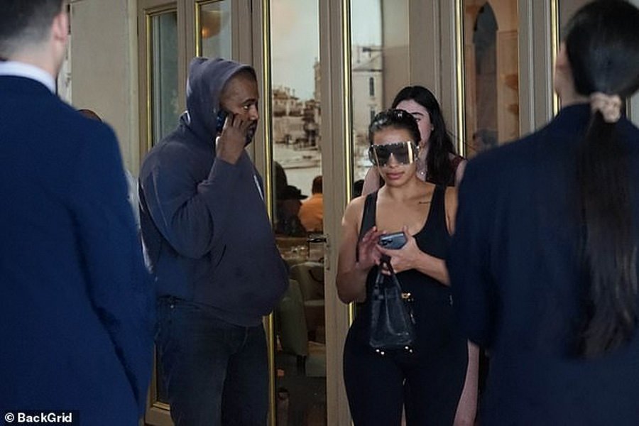 Kanye West photographed a new girlfriend 20 years younger - She is a copy of Kim Kardashian