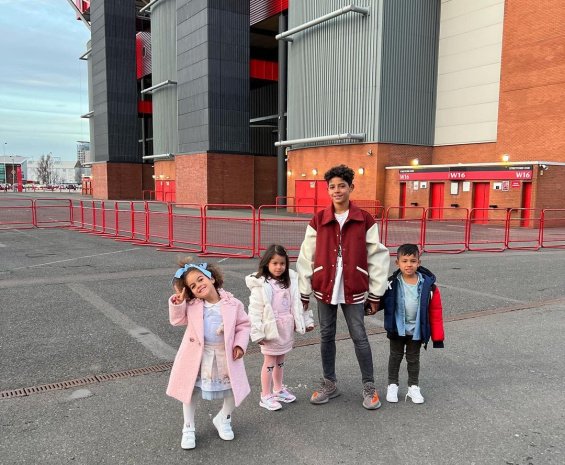 Georgina Rodríguez with the children next to Cristiano Jr. who followed in his father's footsteps