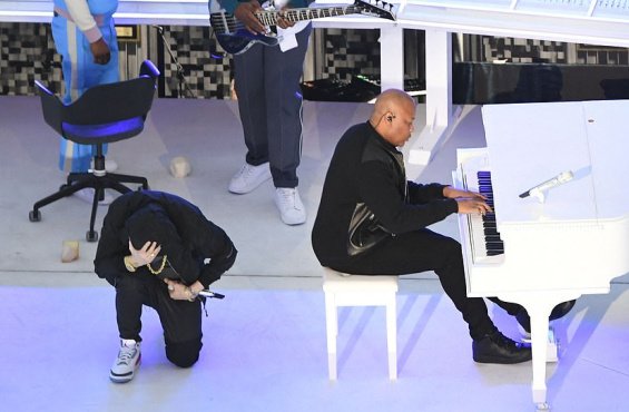 Hip-hop spectacle: Eminem, Dr. Dre, Snoop Dogg, 50 Cent, Kendrick Lamar and Mary J. Blige perform at Super Bowl 2022