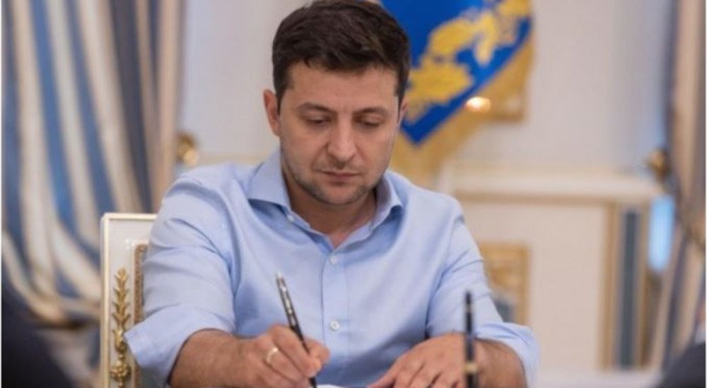 Volodymyr Zelenskyy officially signed a request for Ukraine to join the EU