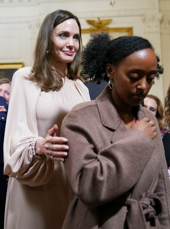 Angelina Jolie with her daughter Zahara at the White House