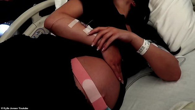 Kylie Jenner shared intimate details of her pregnancy in an emotional video: "I have postpartum depression, we changed her son's name"