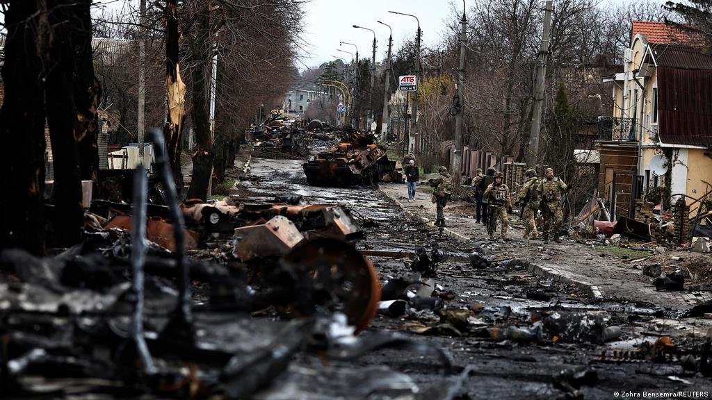 Terrible: Mass graves and dead people on the streets of Bucha