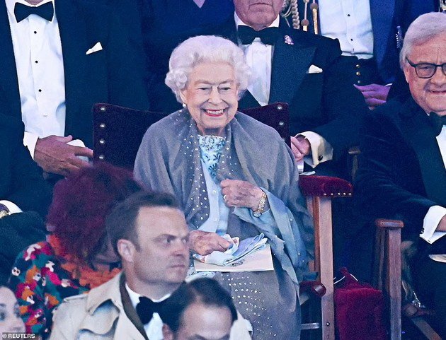 Queen Elizabeth appeared with a smile at an event marking 70th anniversary of her reign