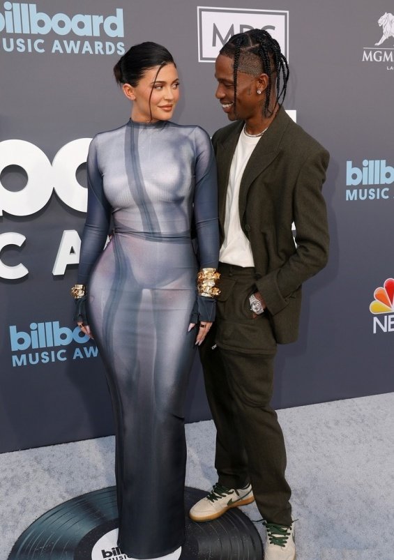 PHOTO: Kylie Jenner with Travis Scott and daughter Stormi at Billboard Music Awards