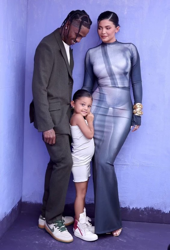 PHOTO: Kylie Jenner with Travis Scott and daughter Stormi at Billboard Music Awards