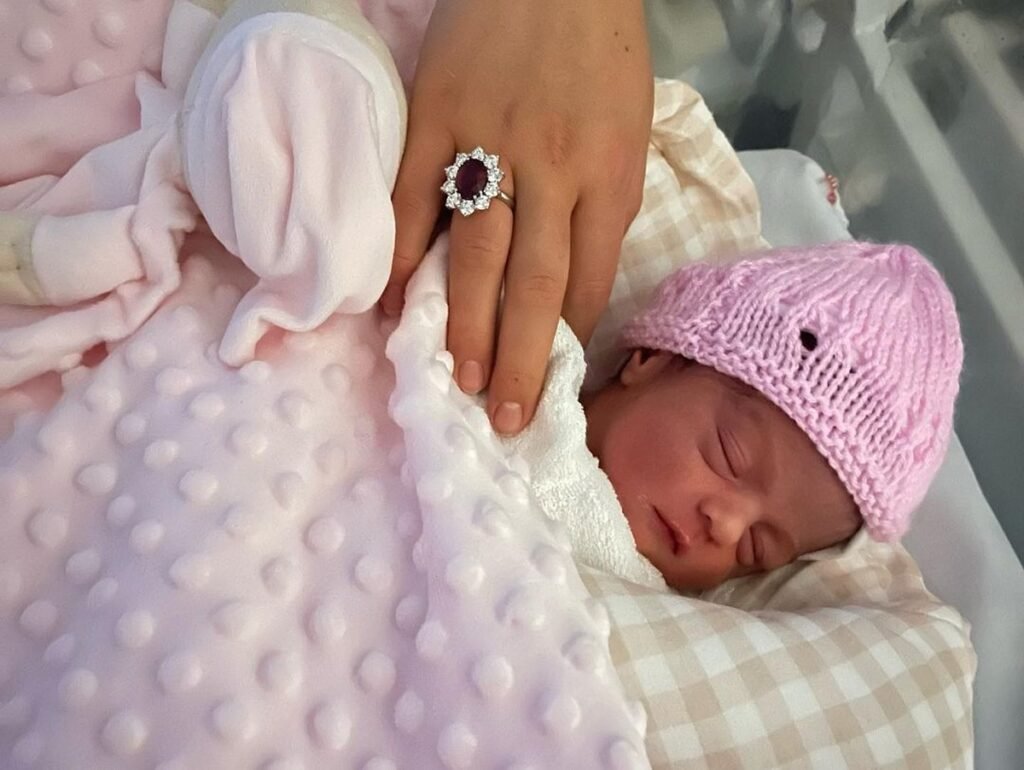 Ronaldo and Georgina Rodríguez share new photos of their newborn daughter and reveal her name