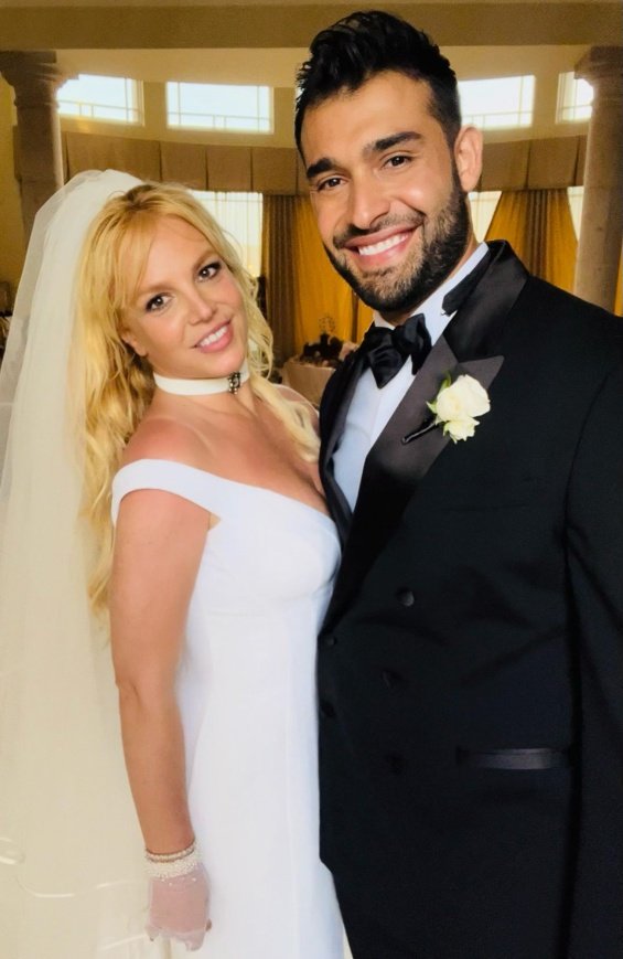 Britney Spears shines in a Versace wedding dress for her wedding with Sam Asghari