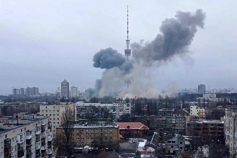 Kyiv air strike warning