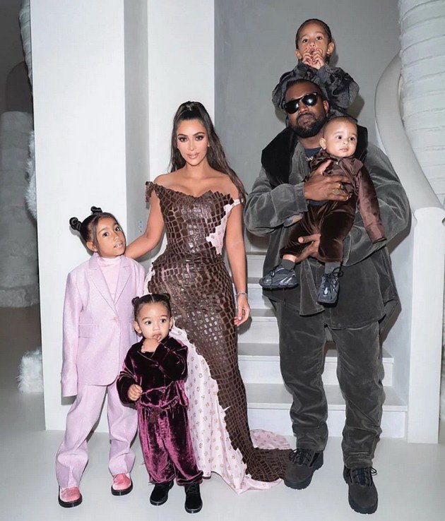Kanye West will pay $200,000 a month in child support to Kim Kardashian