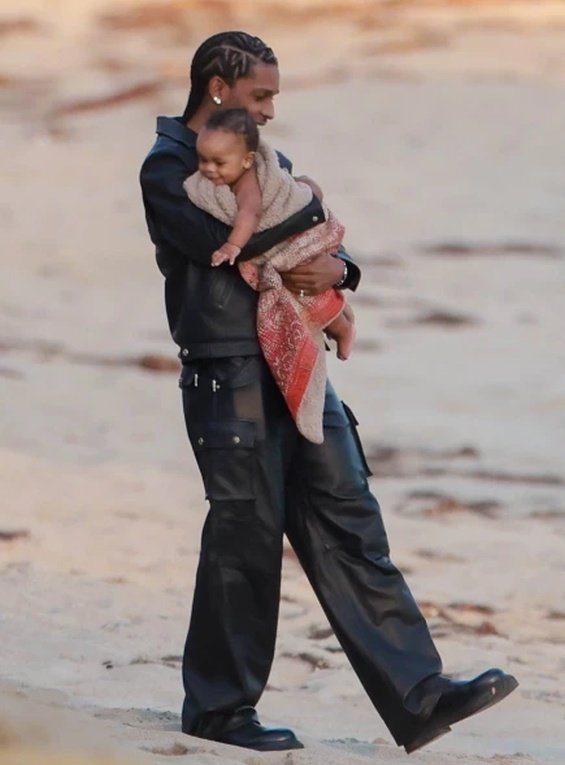 PHOTO: Rihanna and ASAP Rocky photographed for the first time with their son on the beach