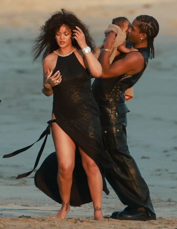 PHOTO: Rihanna and ASAP Rocky photographed for the first time with their son on the beach