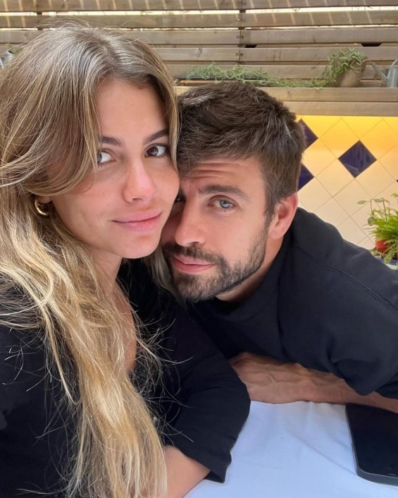 Gerard Piqué shared the first photo on Instagram with his new girlfriend Clara Chia Marti