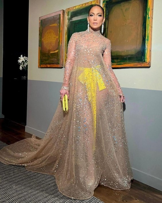 Jennifer Lopez in a creation with crystals from Valentino at the premiere