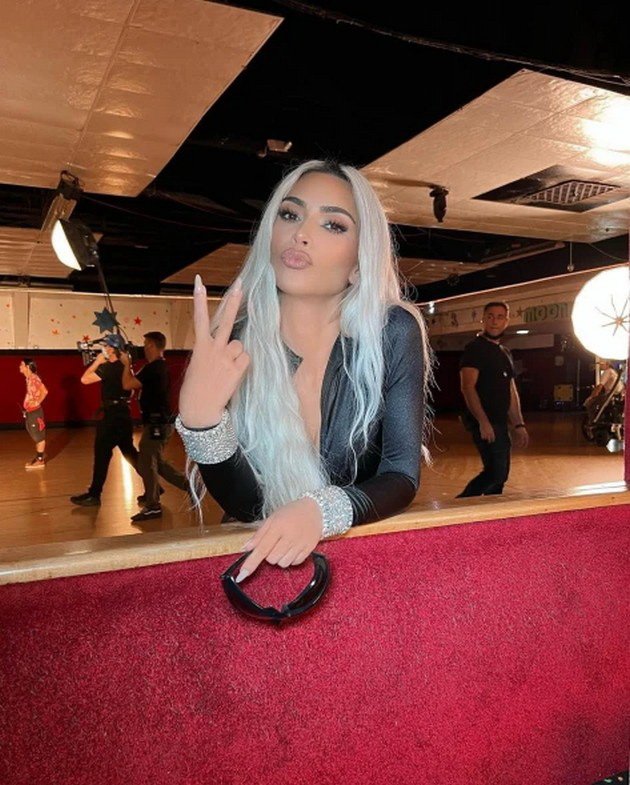 Kim Kardashian showed how her hair looks in reality after numerous bleaching and extensions (VIDEO)