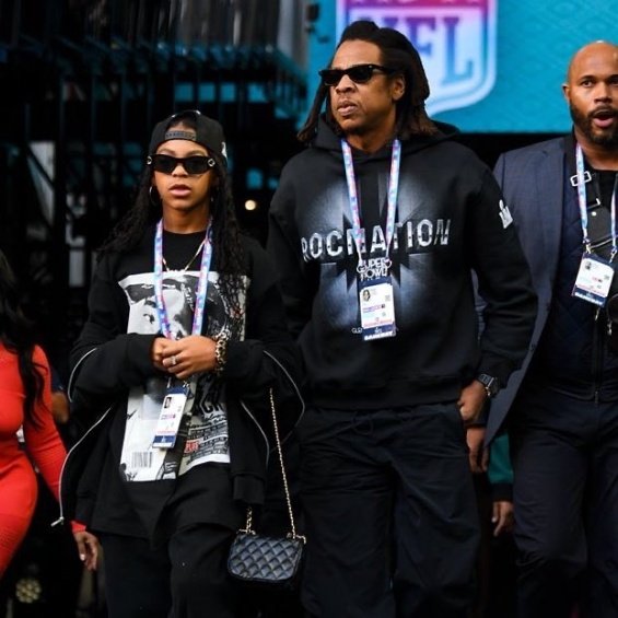 PHOTO: Jay-Z with grown daughter Blue Ivy at the Super Bowl 2023