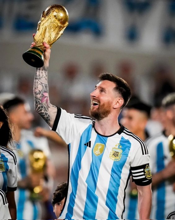 Messi received the support of his wife and 3 children in Argentina's first victory after the World Cup title