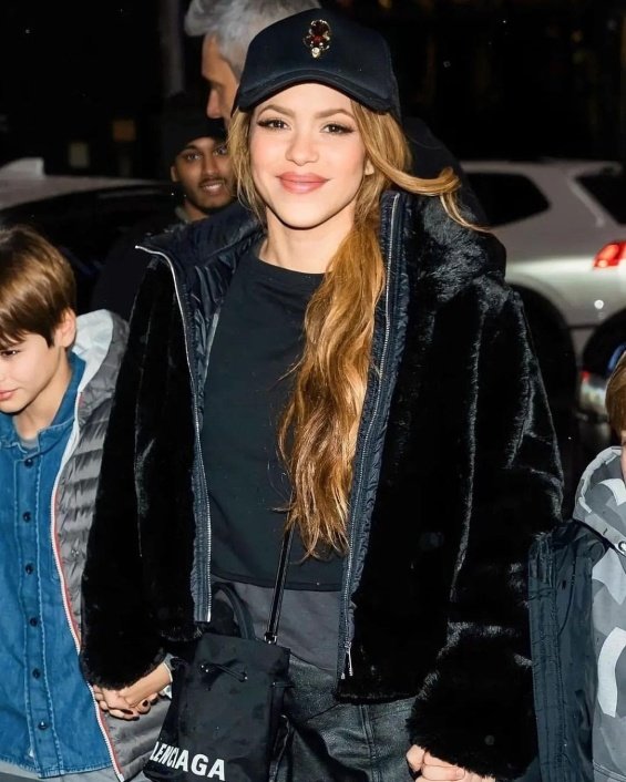 Shakira holding hands with her sons Sasha and Milan in New York