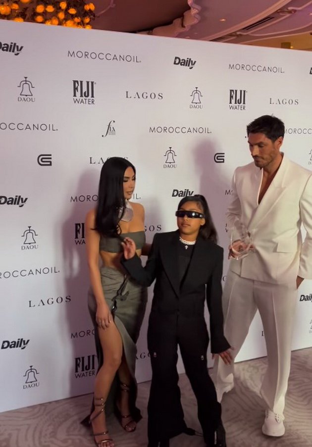 Fans appalled by the behavior of Kim and Kanye's daughter at a fashion event