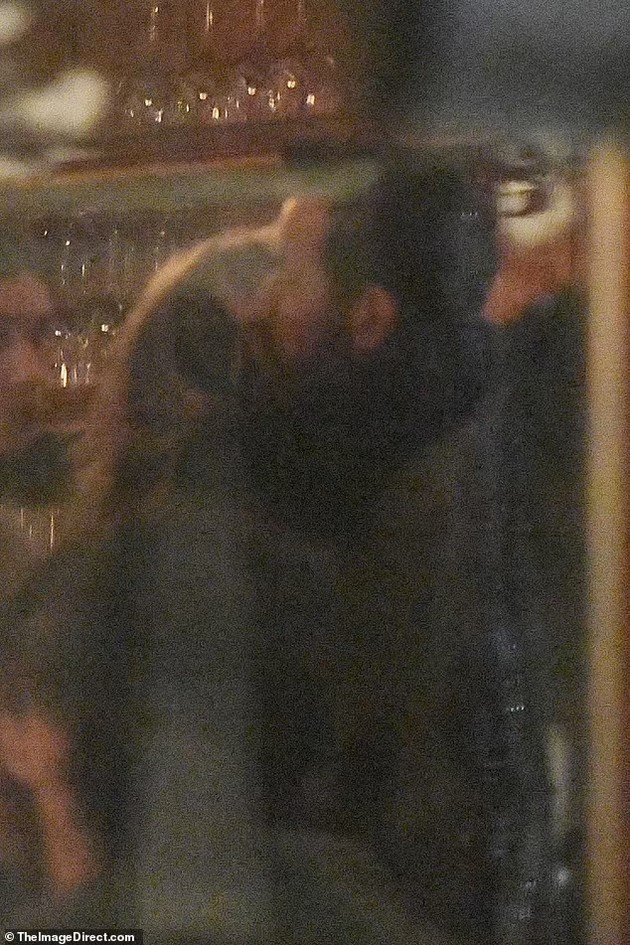 Jennifer Aniston at dinner with ex-husband Justin Theroux 