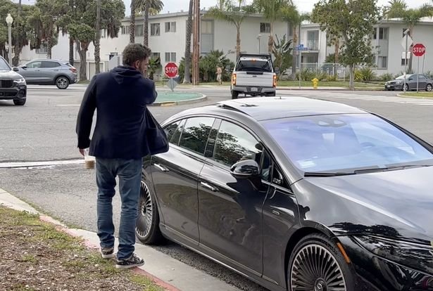 Ben Affleck shows his frustration as JLO enters the car - Caught on camera!